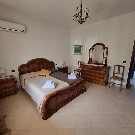 Eugenia Appartement *